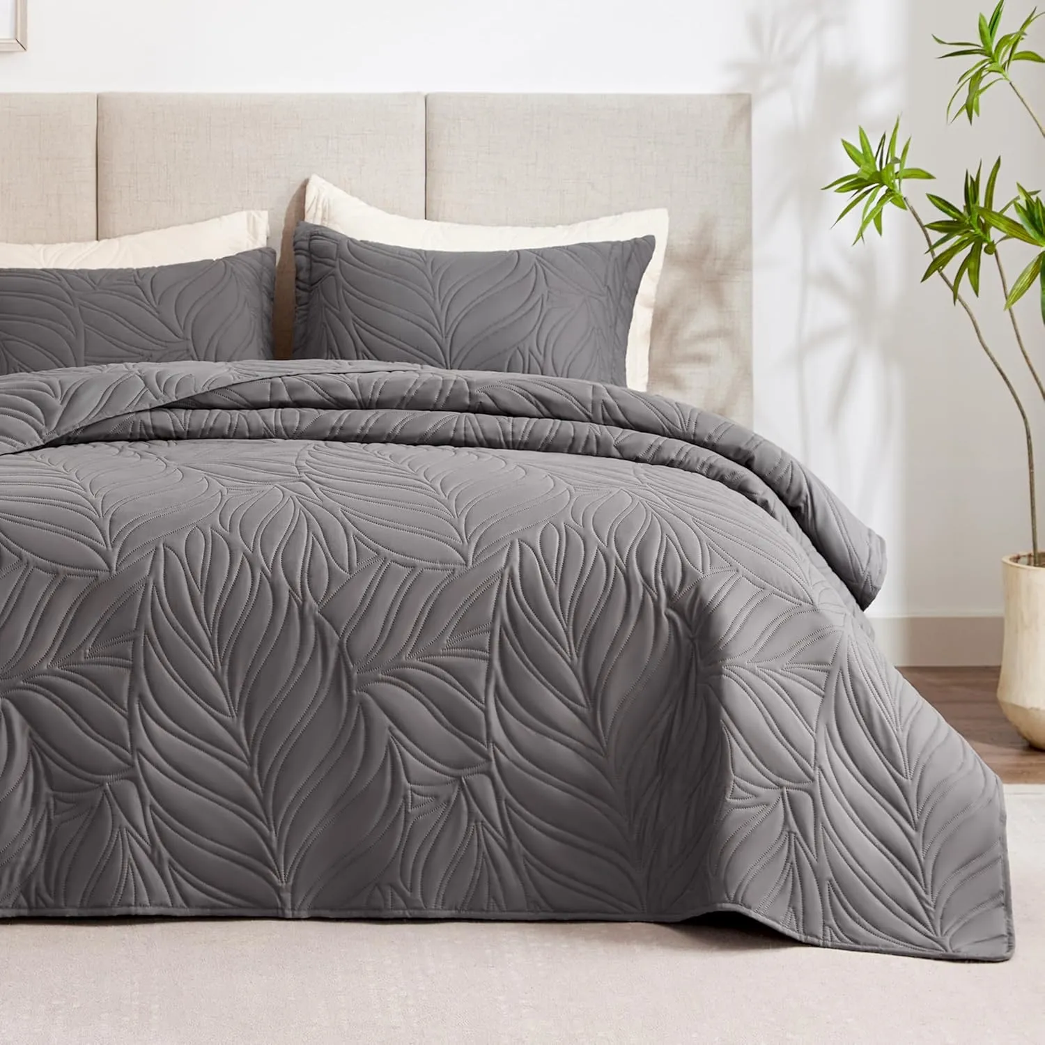 Leaf Quilt Set · Grey — EXQ Home quilt, photo 2